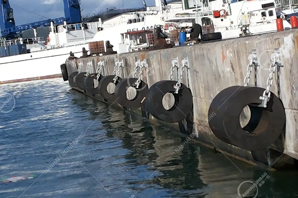 cylindrical rubber fender