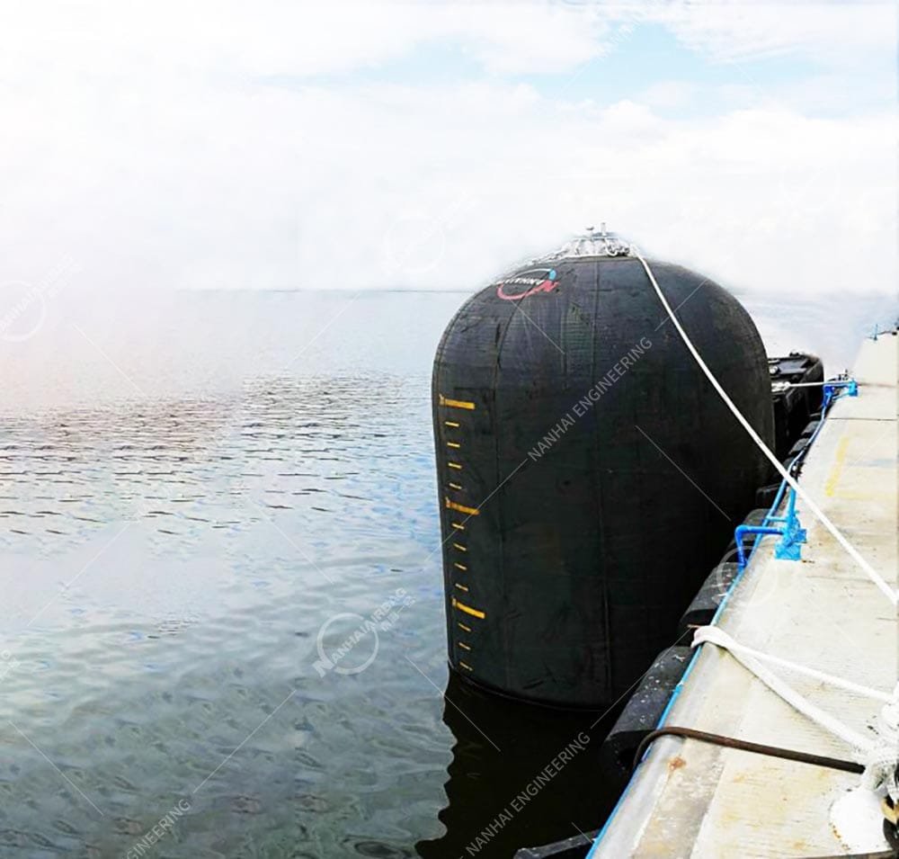 hydropneumatic fenders