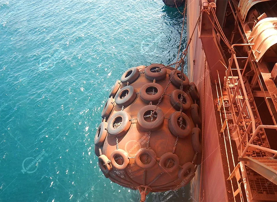 Fender pneumatik NANHAI sedang digunakan